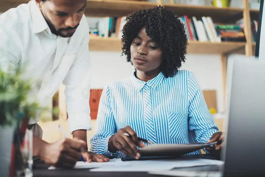Como usar a comunicação síncrona dentro do ambiente de trabalho?